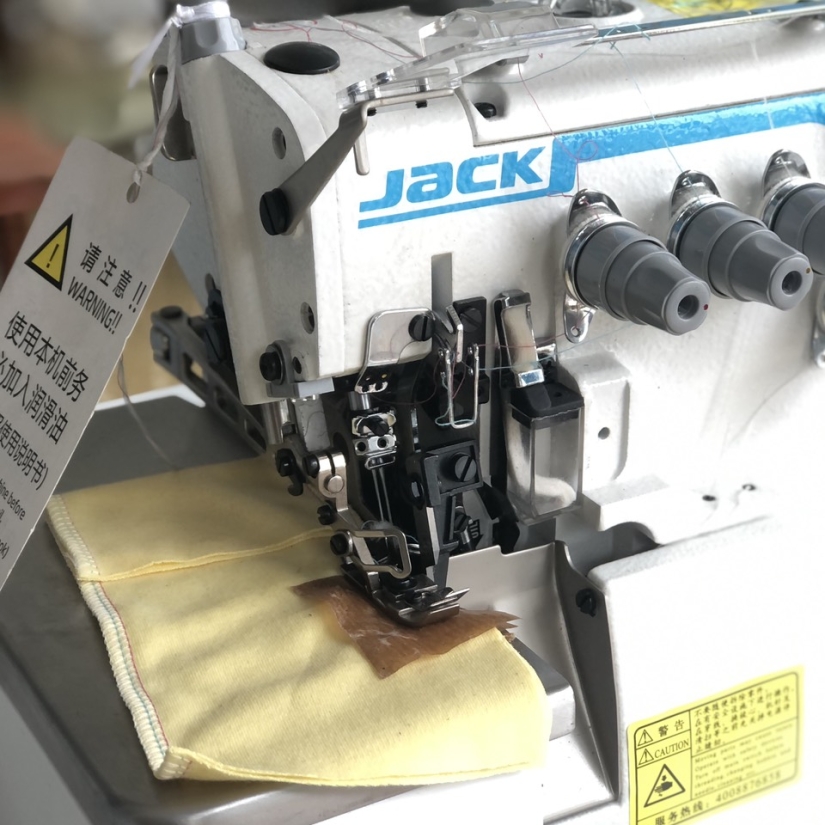Máy vắt sổ Jack E3-4